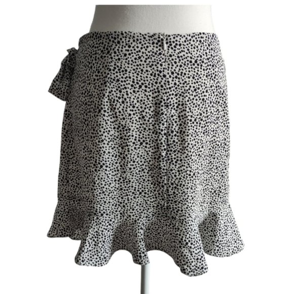 Ava. mini wrap ruffle skirt - Picture 3 of 6